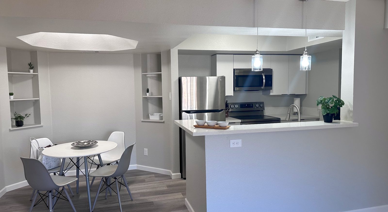 Two-bedroom dining area and kitchen peninsula